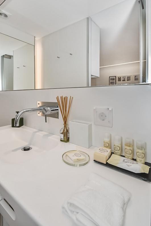 Boutique Apartment Cris Do Carmo ลิสบอน ภายนอก รูปภาพ